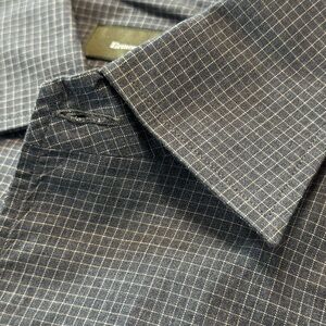 Ermenegildo Zegna Navy Micro-Check Dress Shirt
Made in Italy